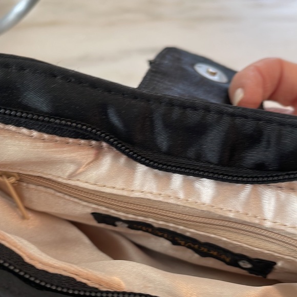 Steve Madden black cute black evening bag. With pleating zipper inside - Picture 3 of 4